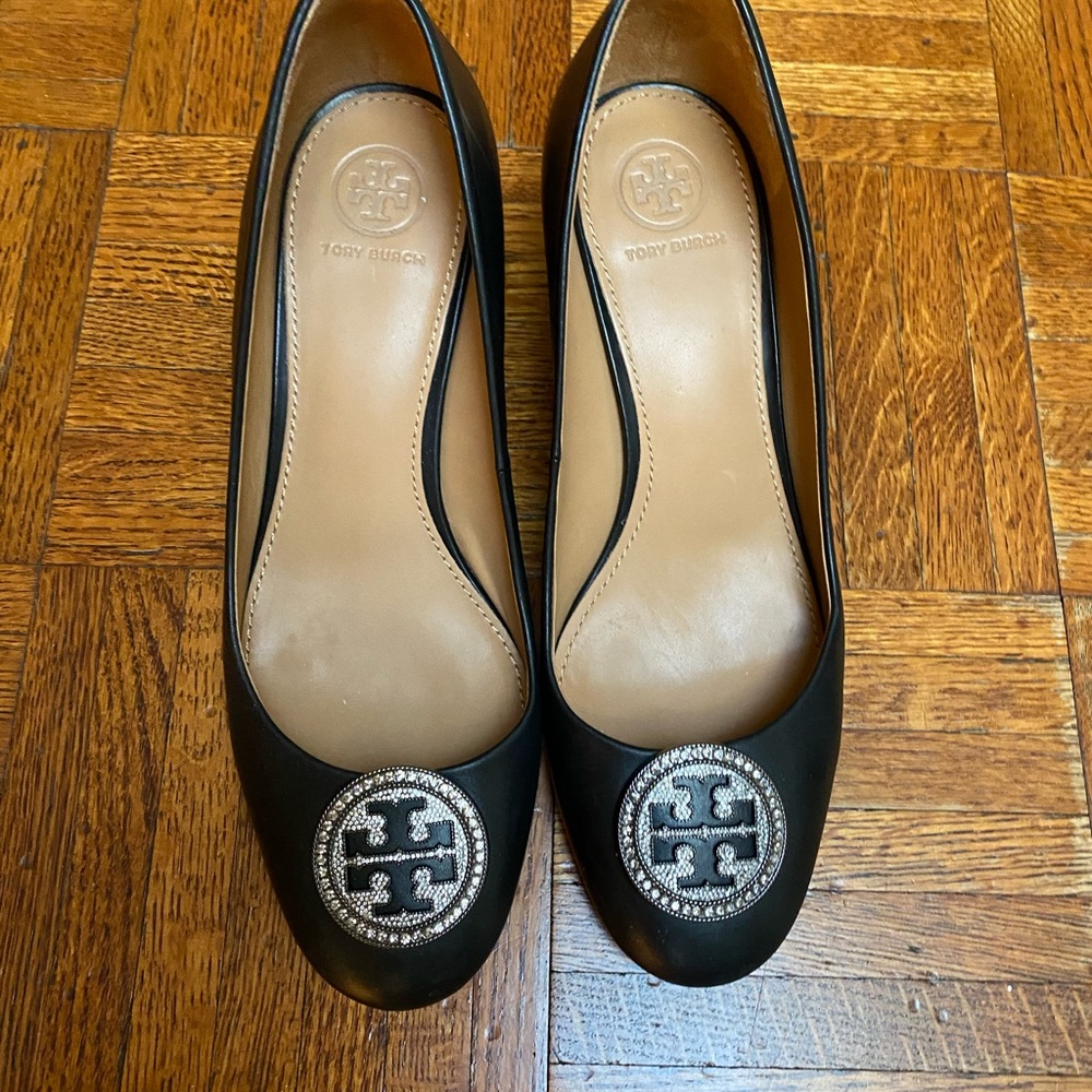 Tory Burch “Liana” rhinestone logo pumps
